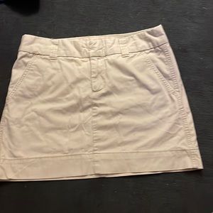 Gap khaki skirt size 6 good condition